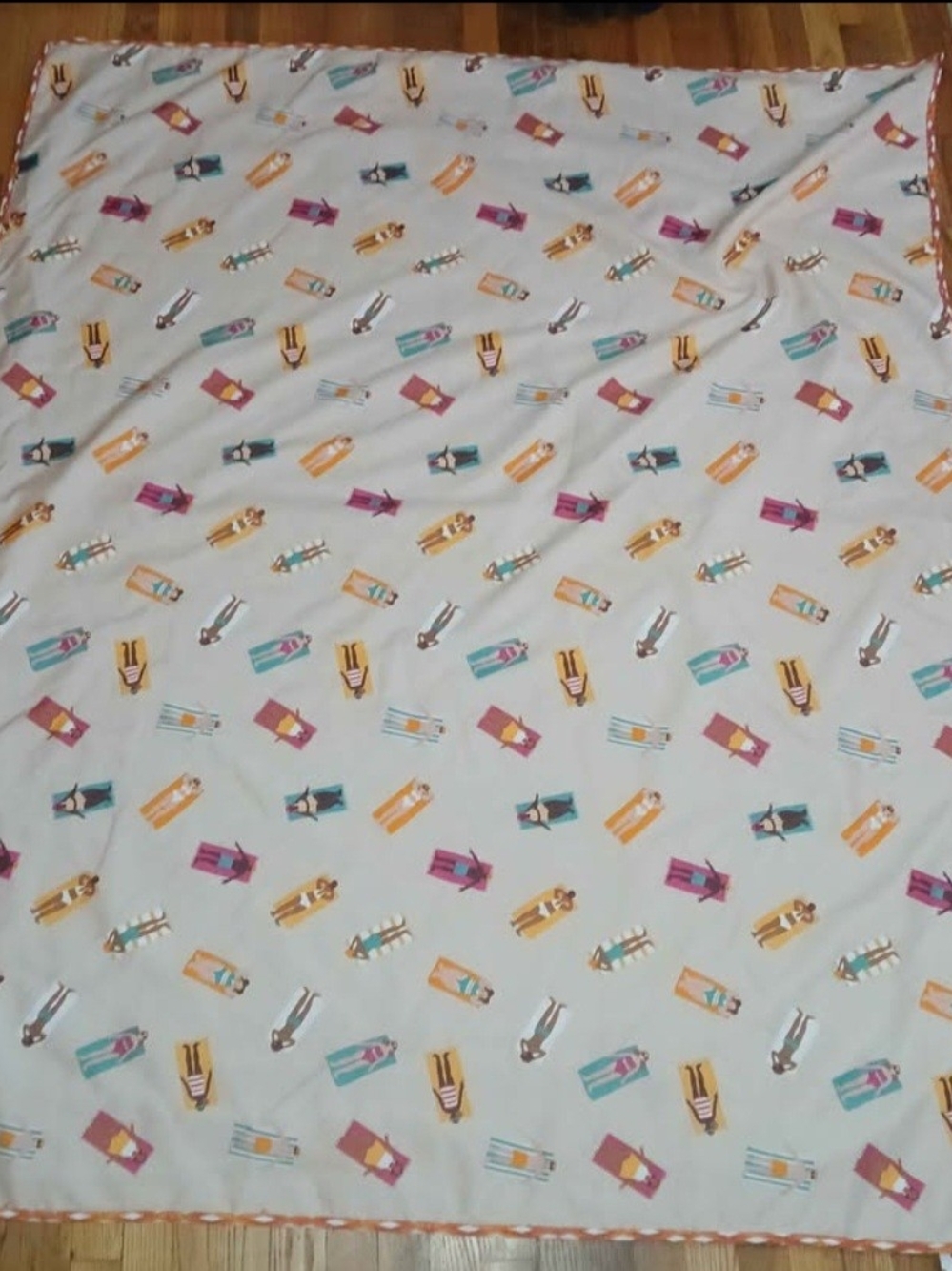 Picnic Blanket with Multicolor Beach Towel Print